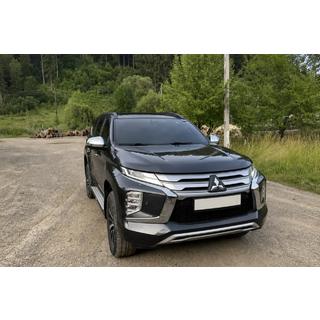 Integrirane strešne letve črne OEM (2019-, aluminij) Mitsubishi Pajero Sport 2015– fotografija 2