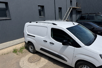 Citroen Berlingo/Multispace 2018– Kromirane strešne letve (turški dizajn) Dolge, kovinske noge fotografija 3