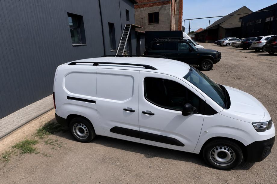 Citroen Berlingo/Multispace 2018– Črne strešne sani (turški dizajn) Standardna, plastične noge Image