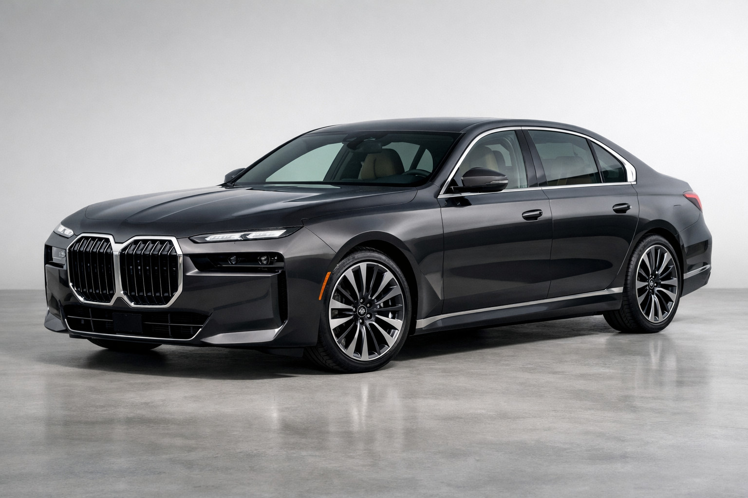 Pregled BMW serije 7 G70/G71 (2022–): paradni model z največ tehnologije