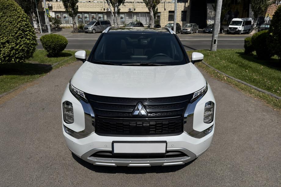 Mitsubishi Outlander 2021– Integrirane strešne sani sive OEM (aluminij, montaža z lepljenjem) Fotografija 2