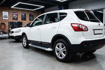 Nissan Qashqai 2007–2010 Bočne stopnice Allmond White (2 kosa, aluminij) fotografija 1