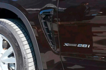 BMW X6 F16 2014–2019 Stranske reže na blatnikih v slogu Black X6M F86 fotografija 7