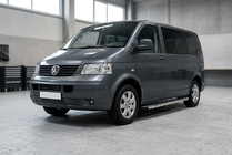 Volkswagen T5 Caravelle 2004–2010 Stranske stopnice BlackLine (2 kosa, aluminij) Kratka medosna razdalja fotografija 3