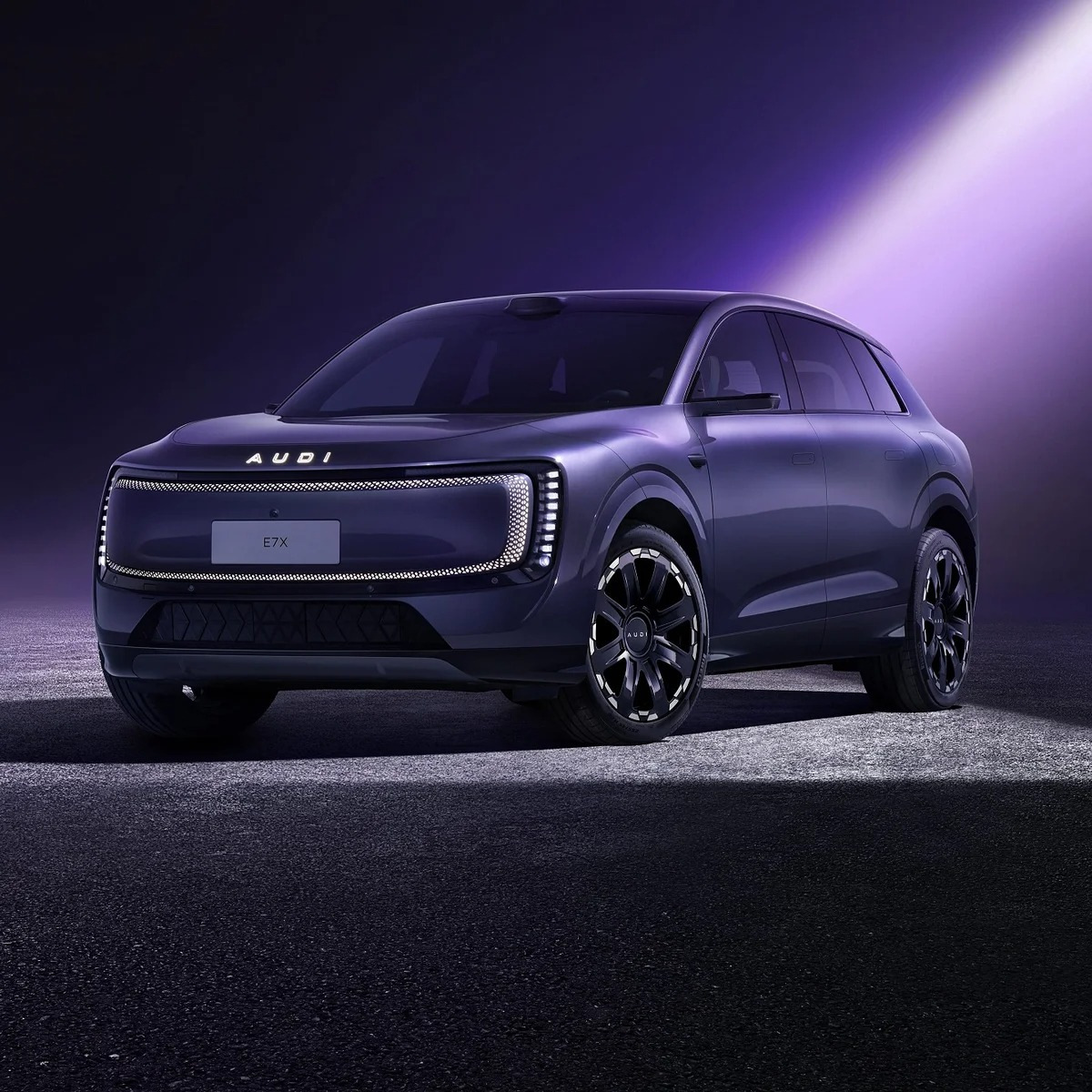 Veliki crossover Audi E7X je na trg prišel po nižji ceni od pričakovane