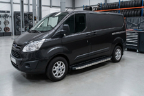 Ford Custom 2013–2022 Stranske stopnice BlackLine (2 kosa, aluminij) fotografija 1