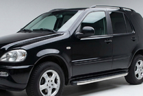Mercedes ML W163 1997–2005 Stranske stopnice BlackLine (2 kosa, aluminij) fotografija 1