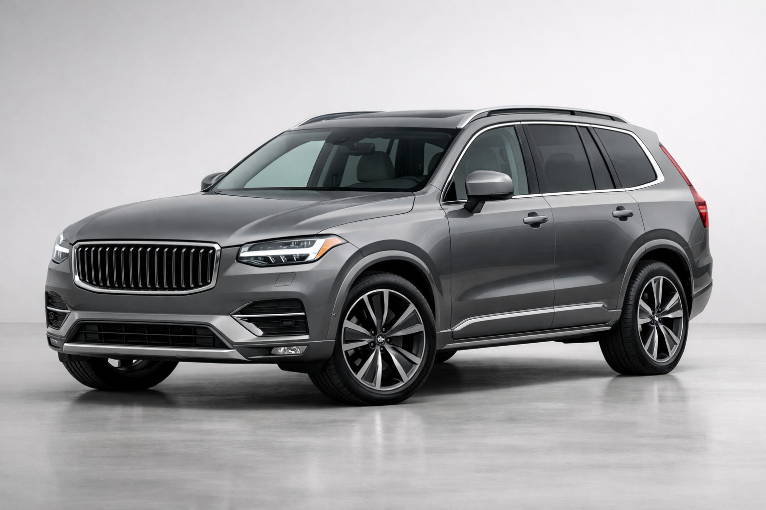 Test Volvo XC90 druge generacije 2025: velik skandinavski SUV za družino