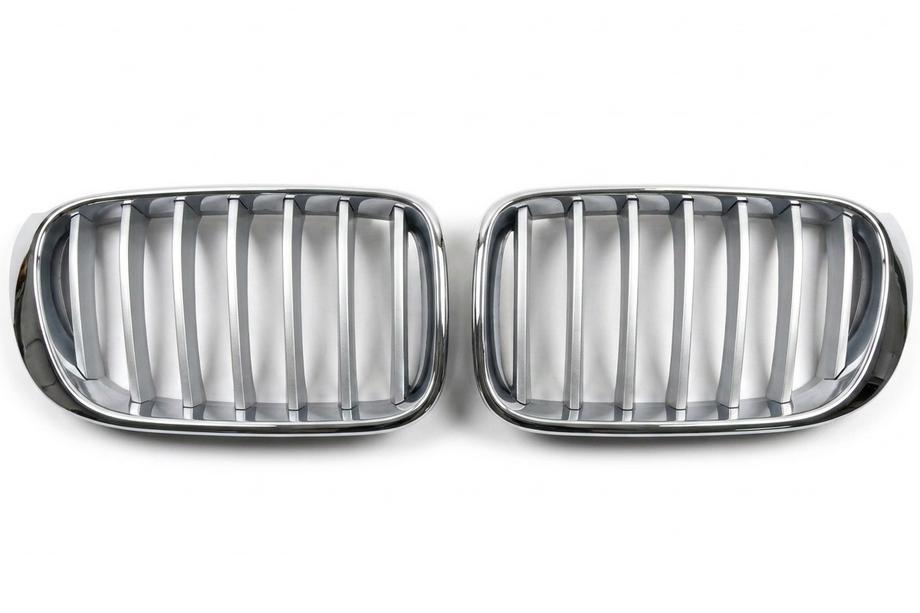 BMW X3 F25 2011–2018 Ledvična maska 1Bar (2014-2018, siva s kromiranim robom) Fotografija 1