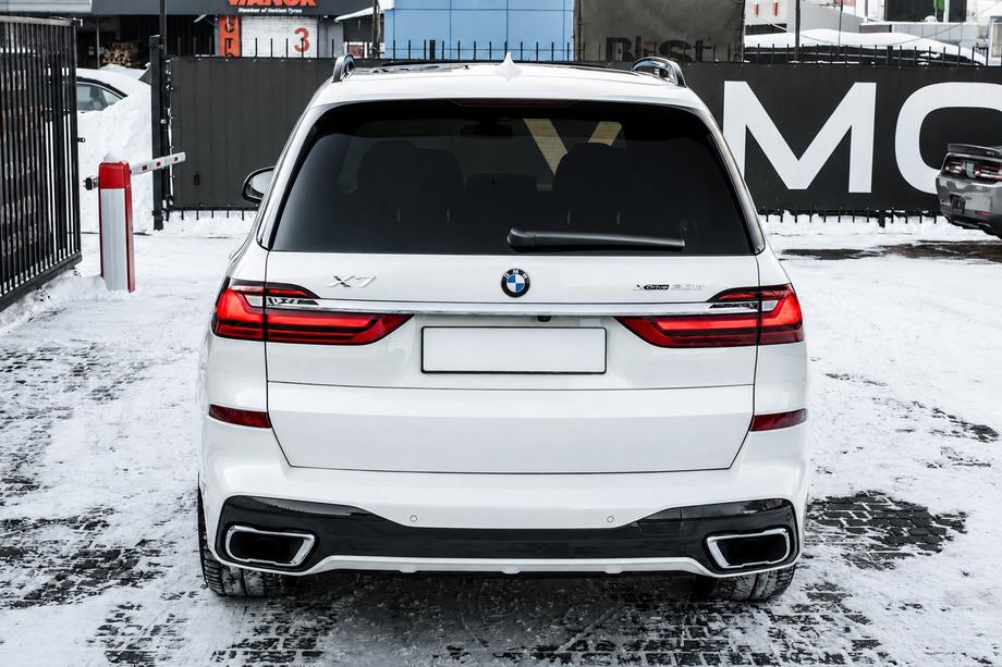 BMW X7 G07 2019– Zadnji odbijač M-Sport kompletno sestavljen (2019-2023) Image