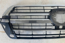 Toyota Land Cruiser 200 2007–2021 Znižano Maska hladilnika 2016-2021 (dizajn 2019) S kamero fotografija 6