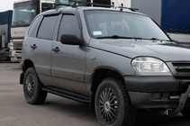Chevrolet Niva 1998–2020 Bočne stopnice Premium Black (2 kosa, nerjaveče jeklo) fotografija 2