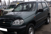 Chevrolet Niva 1998–2020 Bočne stopnice Premium Black (2 kosa, nerjaveče jeklo) fotografija 1
