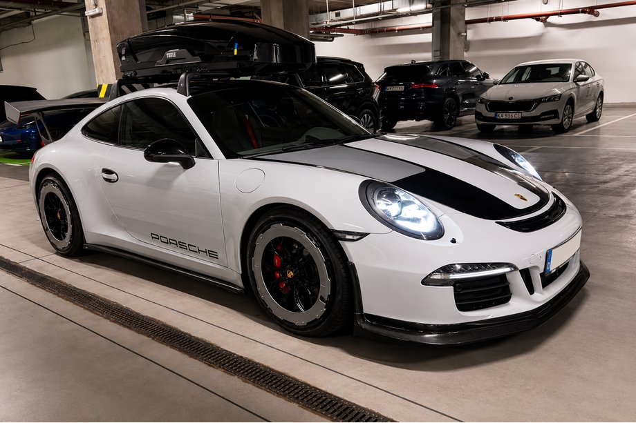 Porsche 911 (992) 2018– OEM kovana platišča R20 (centralna matica, komplet 4 kos) Image