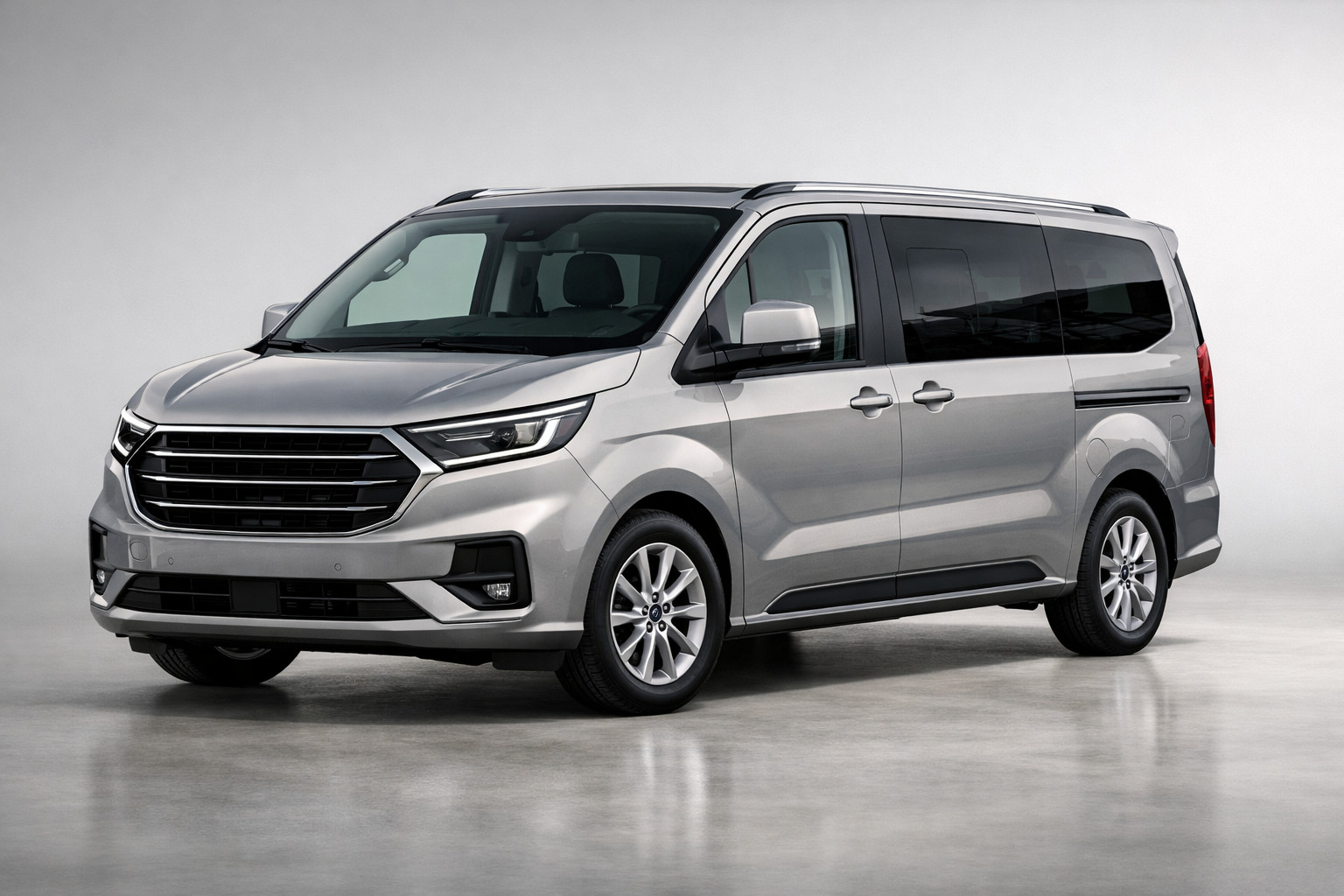 Test Ford Tourneo Custom 2024: sodoben enoprostorec za posel in družino