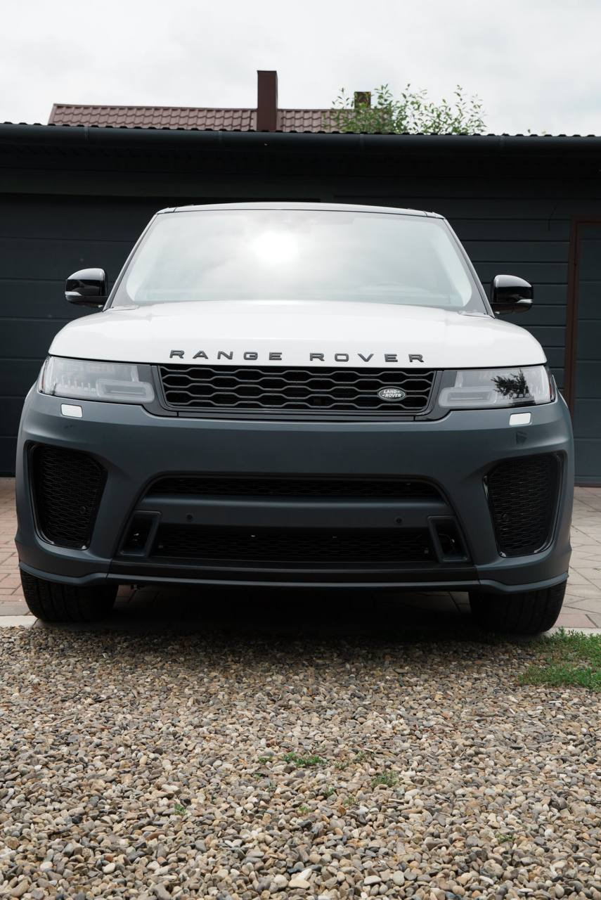 Popravilo in tuning Range Rover Sport 2018: sprednji in zadnji odbijač SVR