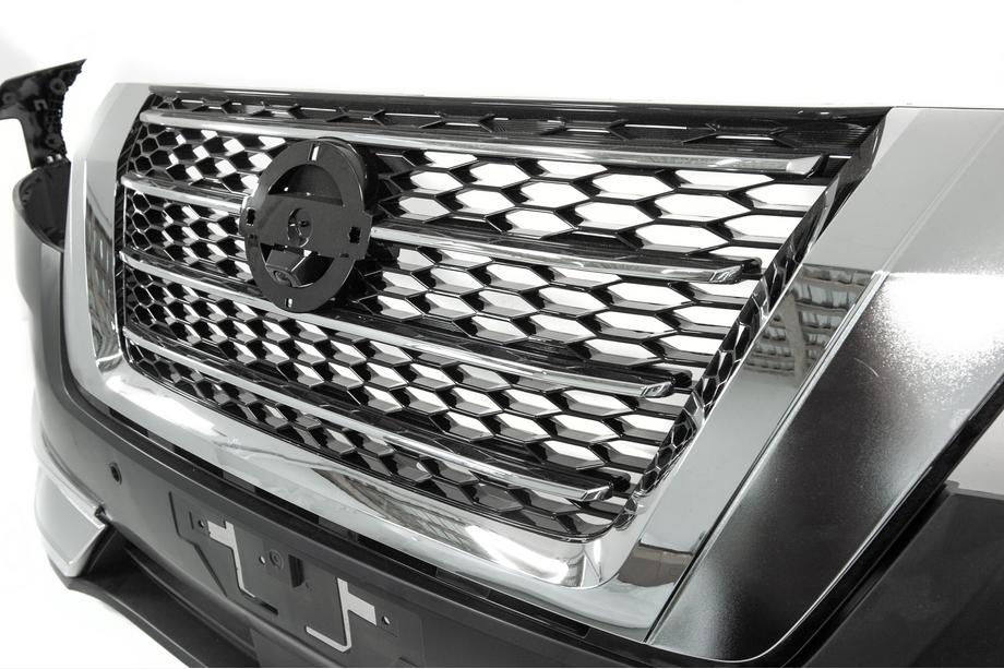 Nissan Armada 2016–2024 Sprednji odbijač kompleten (2021–2024) Fotografija 7
