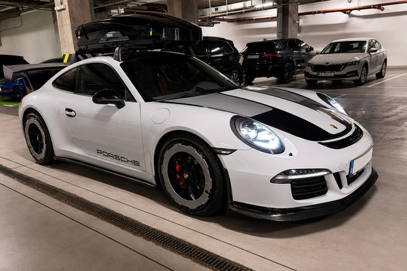 Nadgradnja Porsche 911 (991): karbonski spojler in platišča