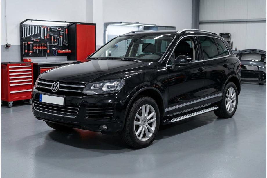 Volkswagen Touareg 2010–2018 Stranske stopnice Shining V1 (2 kos, aluminij) Image