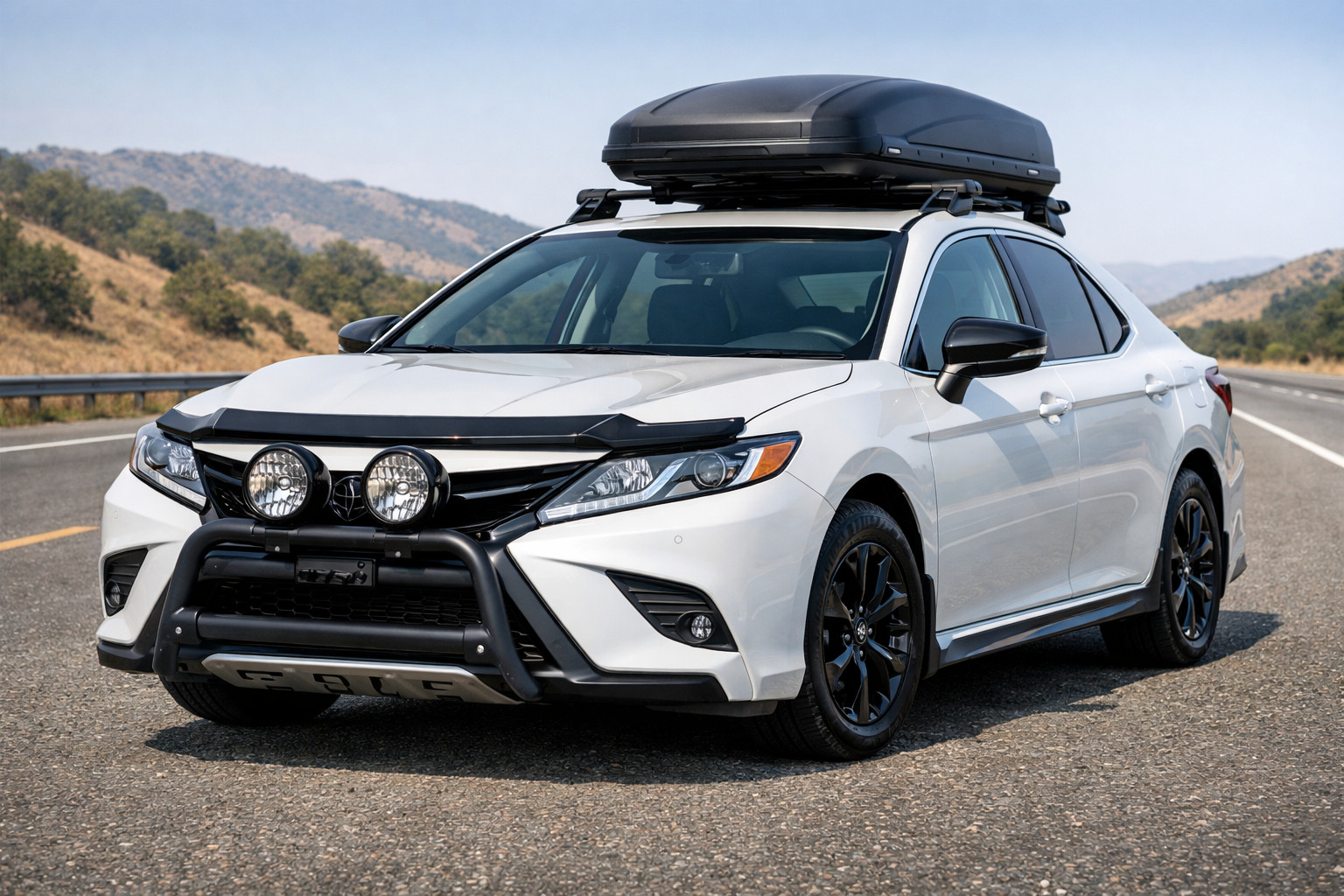 Kaj namestiti na Toyota Camry 2017–2023 za avtocesto in zaščito sprednjega dela