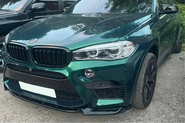 Tuning BMW X5 F15: pokrovi ogledal, spojler in sprednji lip Fotografija 3