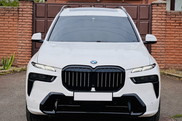 BMW X7 G07 2019–: vgradnja LCI M-Performance kompleta za prenovo