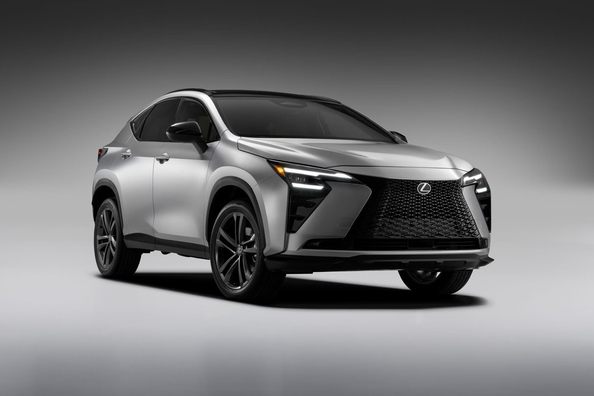 Lexus NX 2027 Facelift: nova podoba, notranjost in skoraj 100 km na elektriko