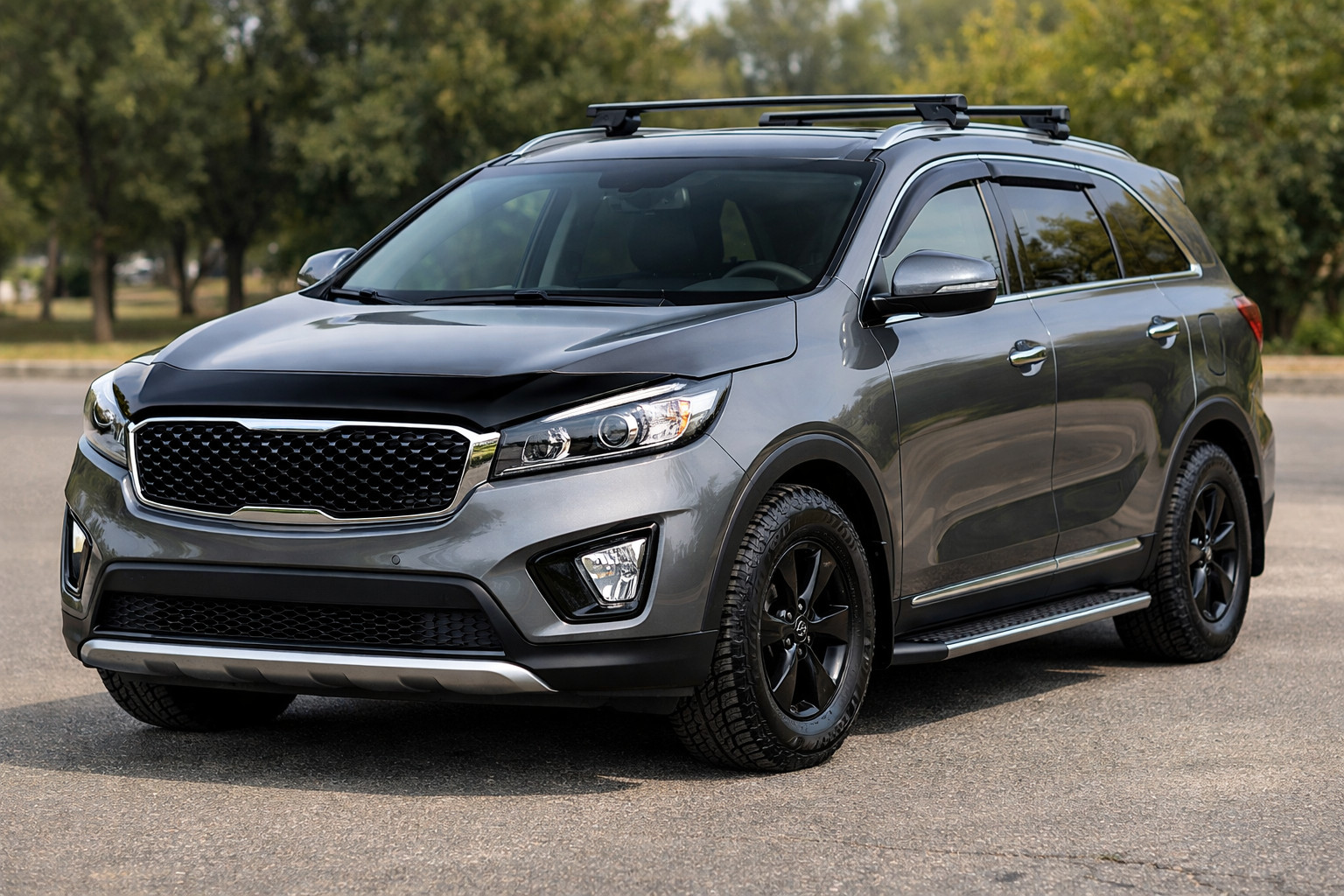 Osnovna nadgradnja Kia Sorento III UM 2014-2020: za vsak dan in lahka zaščita pokrova motorja
