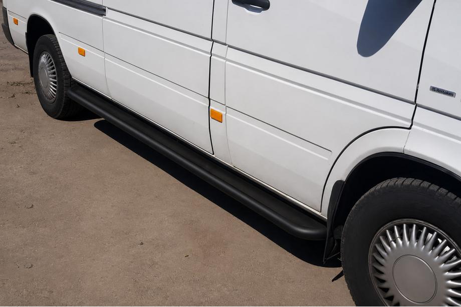 Volkswagen LT 1995–2006 Stranske stopnice Premium Black (2 kos, nerjaveče jeklo) Srednja medosna razdalja, d60 Fotografija 3