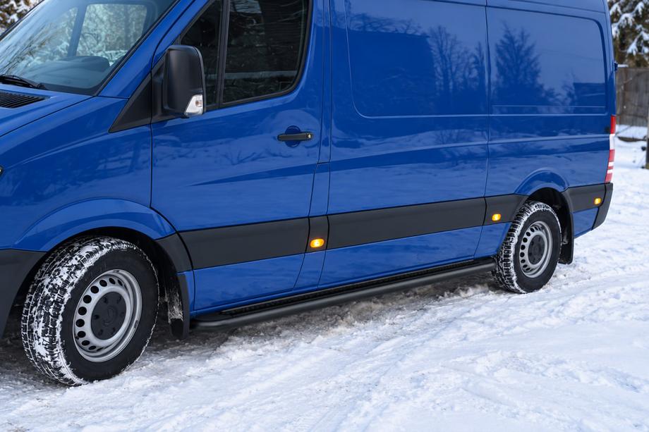 Volkswagen Crafter 2006–2016 Stranske stopnice Premium Black (2 kos, nerjaveče jeklo) Ø60, srednja medosna razdalja Image