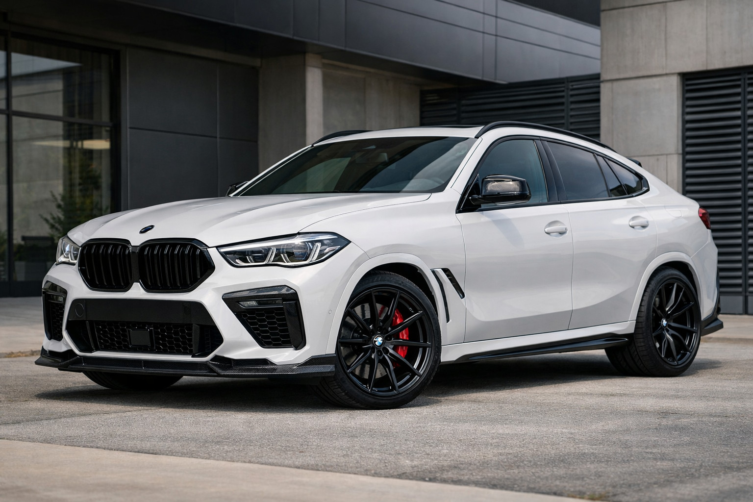 Kaj namestiti na BMW X6 G06 po nakupu za slog X6M