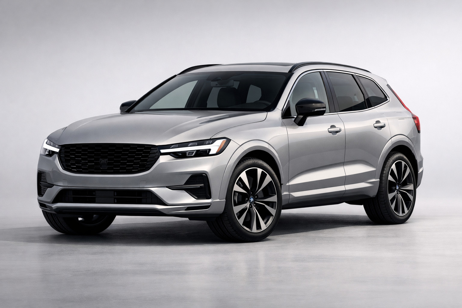 Volvo XC60 2026: pregled prenovljenega premium SUV-ja, motorji in opreme