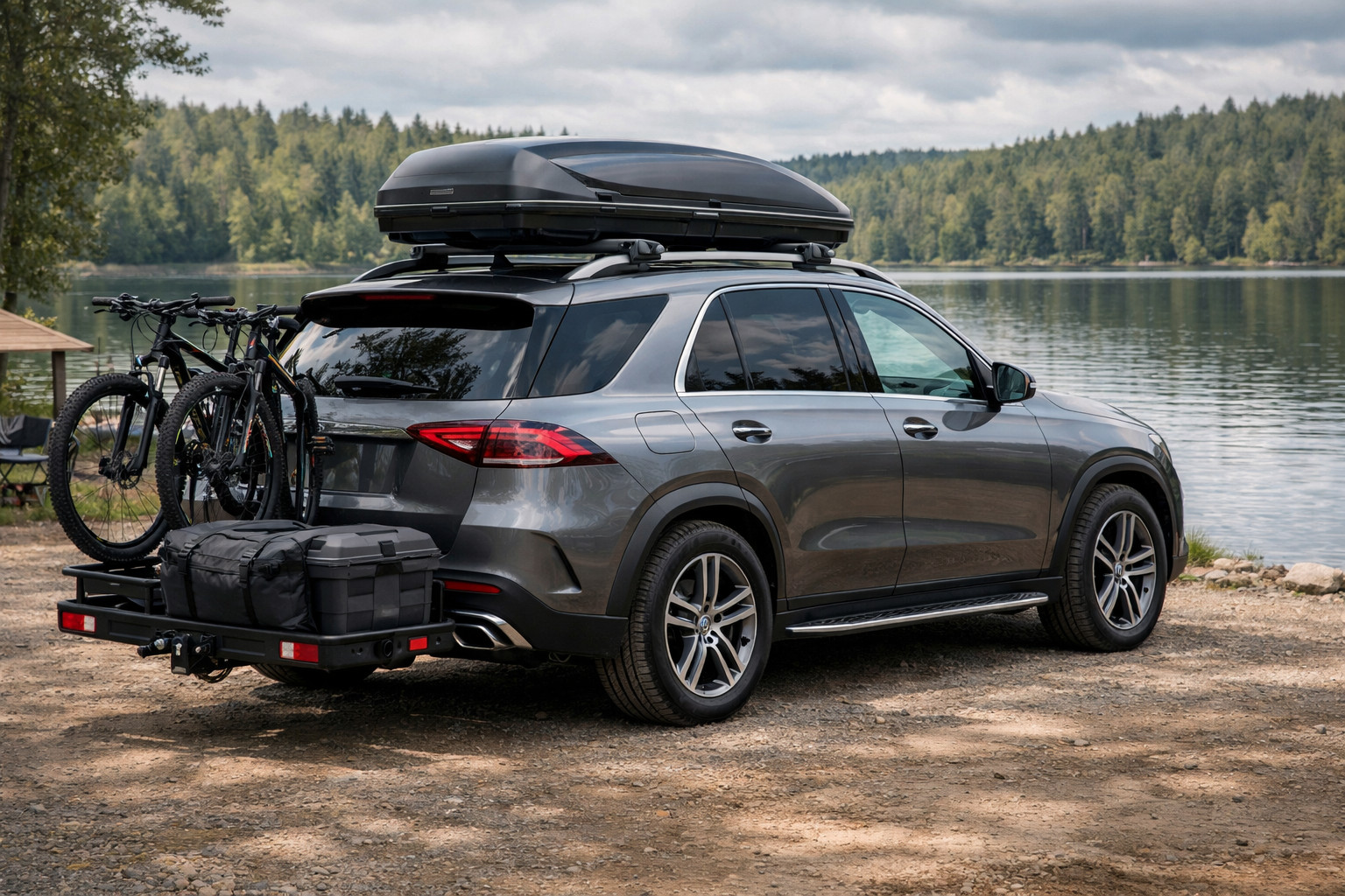 Kaj namestiti na Mercedes GLE W167 za družinska potovanja in tovor na strehi