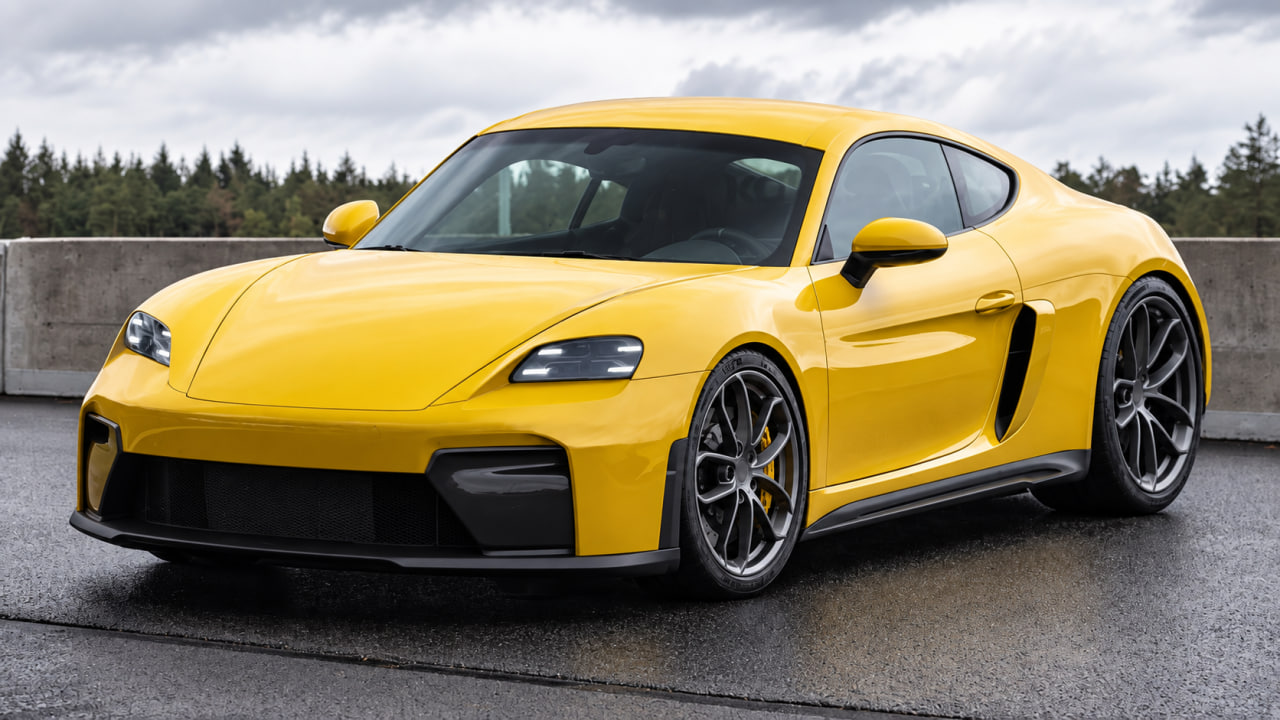 Porsche 718 EV 2027: prototip skoraj brez kamuflaže opažen na Nürburgringu
