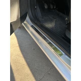 Carmos V1 okrasne letve pragov (4 kosi, nerjaveče jeklo) Fiat Linea 2006–2018 fotografija 1
