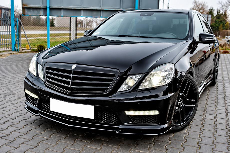 Mercedes E-class W212 2009–2016 Sprednji lip spojler DPT (za E63 AMG, 2009-2012, črna visok sijaj) Image