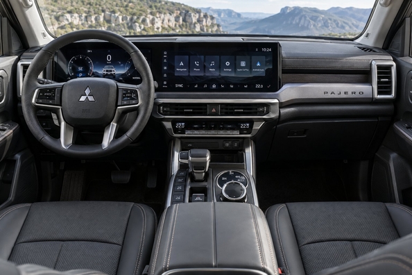 Novi Mitsubishi Pajero 2026: terenski SUV z ločenim okvirjem in Super Select 4WD-II