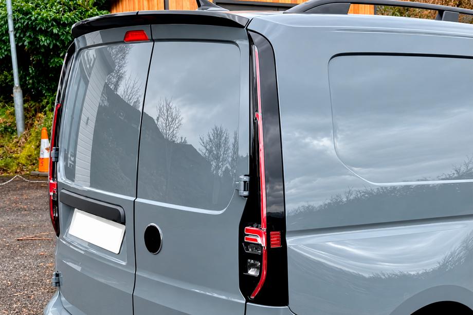 Volkswagen Caddy 2020– Spojler (2-vratni, črna visok sijaj) Image