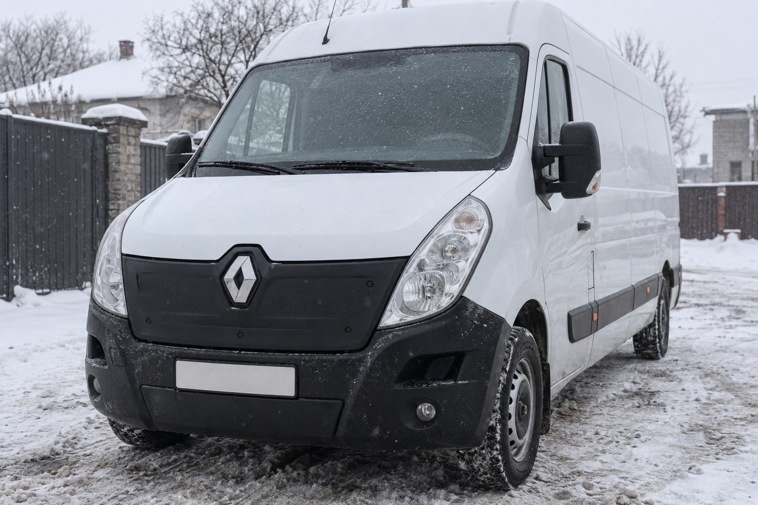 Zimski pokrov za Renault Master, Trafic, Kangoo, Opel Vivaro in Ford Transit: katero masko prekriti