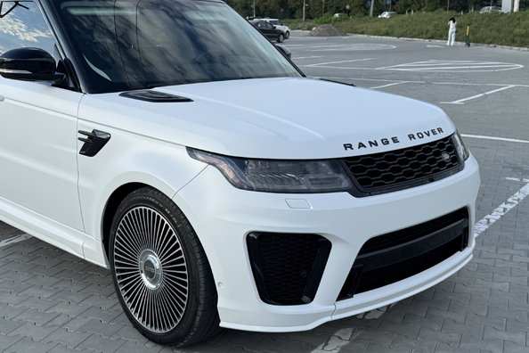 Range Rover Sport L494 2018–2022: vgradnja SVR body kita – naši projekti Fotografija 5