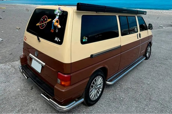 Volkswagen T4 za kampiranje in brezpotja: montaža sprednje zaščite, bočnih pragov in zadnjih vogalov Fotografija 10
