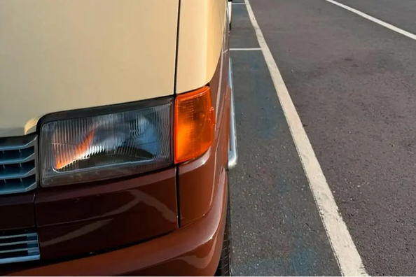 Volkswagen T4 za kampiranje in brezpotja: montaža sprednje zaščite, bočnih pragov in zadnjih vogalov Fotografija 11