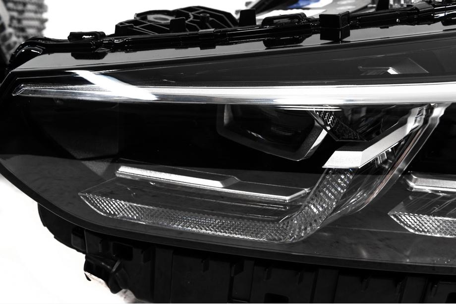BMW X3 G01 2018– OEM LCI sprednji žarometi (za predelana vozila 2022–2024) Fotografija 7