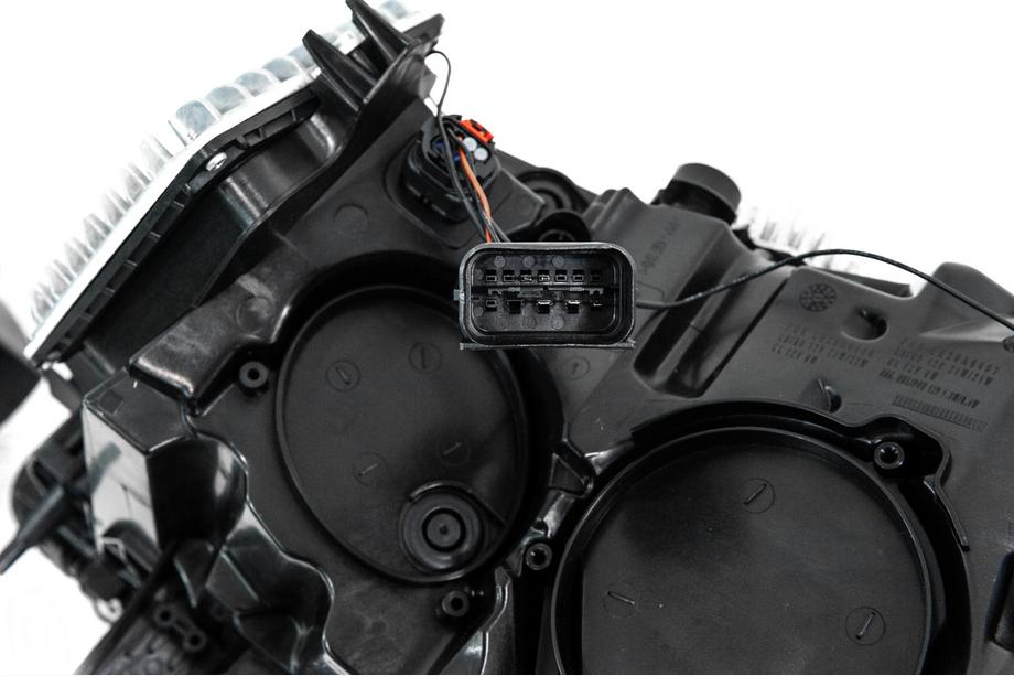 BMW X3 G01 2018– OEM LCI sprednji žarometi (za predelana vozila 2022–2024) Fotografija 10