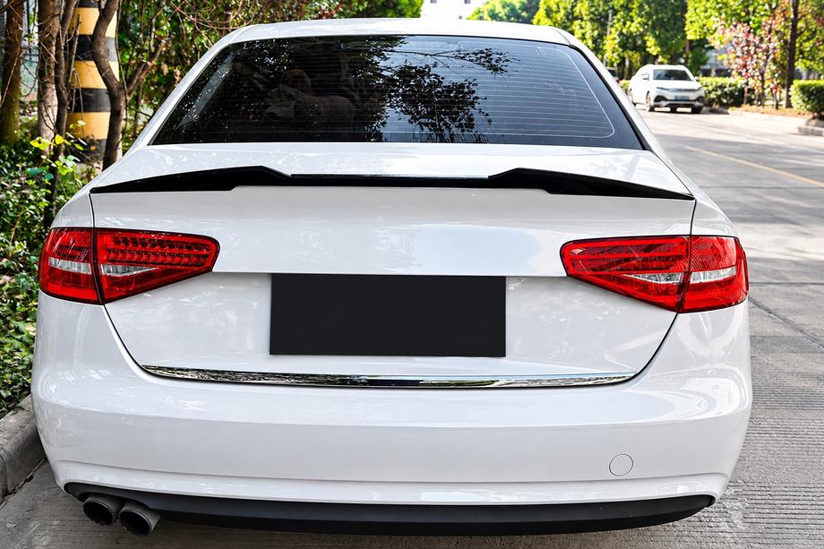 Audi A4 B8 2007–2015 Spojler v stilu M4 (za SD 2011-2015, sijajno črn) Fotografija 1