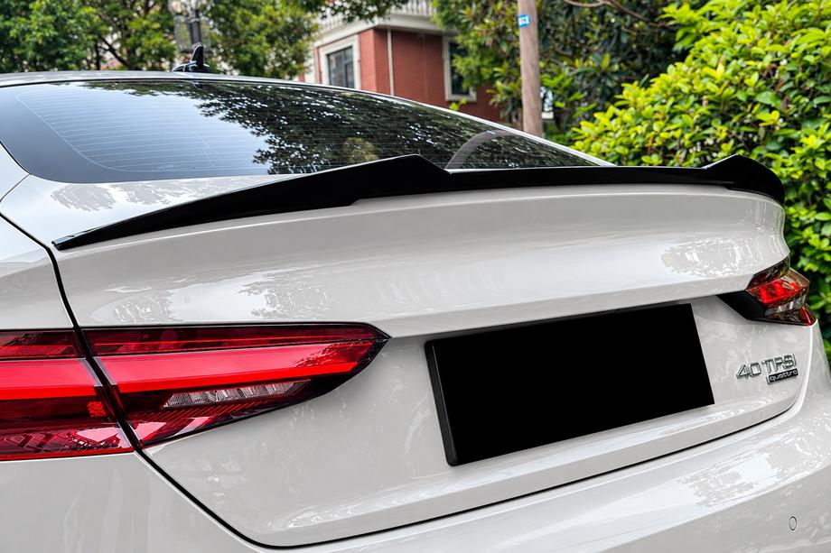Audi A5 2016–2025 Spojler v slogu M4 (za Sportback/Coupé, sijajno črn) Fotografija 1