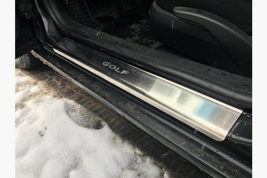 Volkswagen Golf 4 1997–2006 Nerjaveče letve pragov Nataniko (4 kosi) Fotografija 3