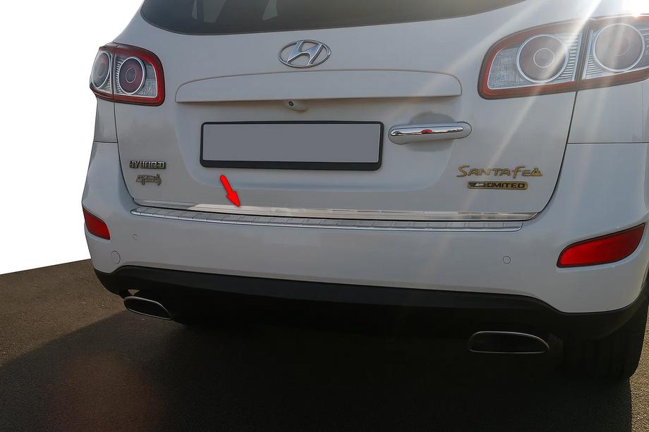 Hyundai Santa Fe 2 2006–2012 Nerjaveča zaščitna letvica roba prtljažnika Image