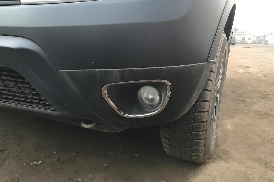 Dacia Duster 2008–2018 Okrasni pokrovi meglenk 2010-2013 (2 kosa, nerjaveče jeklo) Image