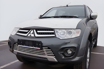 Mitsubishi Pajero Sport 2008–2015 Zaščitna mreža prednje maske fotografija 1